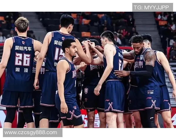 曾凡博的崛起之路:从青涩少年到篮球场上的耀眼明星 曾凡博的崛起之路:从青涩少年到篮球场上的耀眼明星