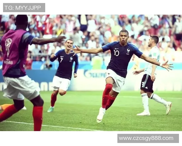 姆巴佩领衔法国队征战世界杯新篇章球迷期待他的精彩表现与突破时刻